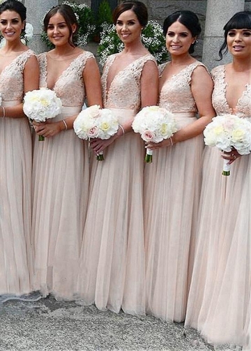 Wonderful Tulle V-neck Neckline A-line Bridesmaid Dresses With Lace Appliques & Belt
