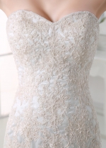 Elegant Tulle Sweetheart Neckline Sheath Wedding Dress With Beaded Lace Appliques