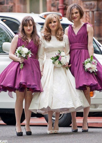A-line Chiffon V-neck Burgundy Bridesmaid Dresses Knee Length
