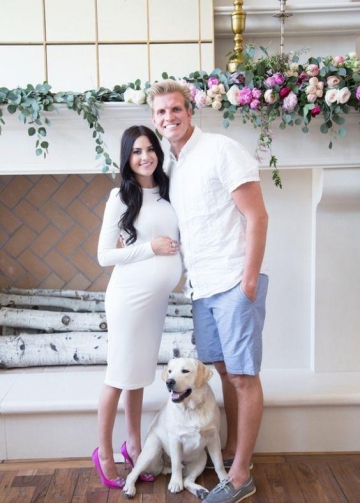 Knee Length Long Sleeves White Cocktail Dress for Pregnant Women